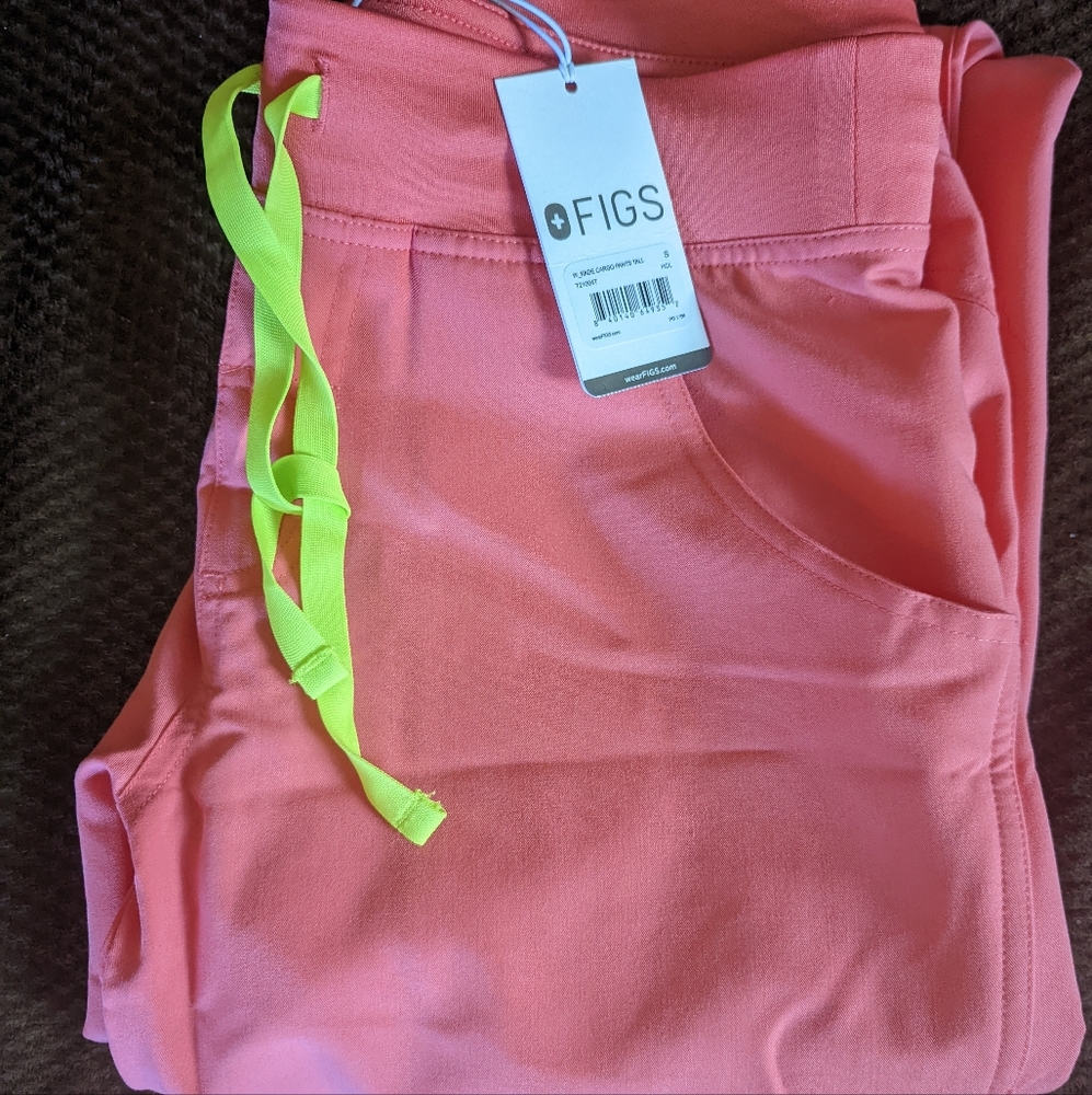 Figs hot coral scrubs